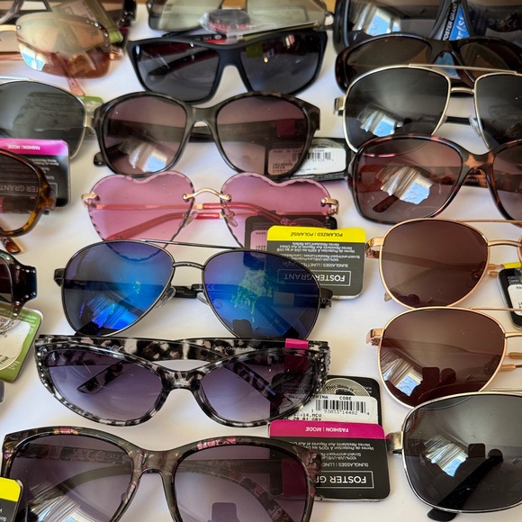 Women's Sunglasses - 31 Mix Bundle Brand New Good good forRetail